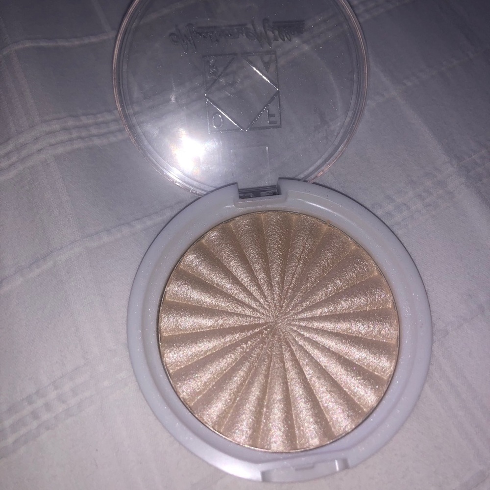 ✨ OFRA HIGHLIGHTER ✨